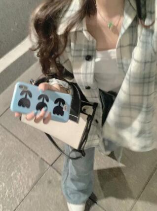 2022年新款早秋季小众长袖上衣衬衣女春秋款格子衬衫外套秋装 2022年新款早秋季小众长袖上衣衬衣女春秋款格子衬衫外套秋装