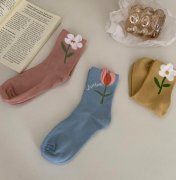袜子�?022秋冬�款韩版撞色花朵印花ins潮学生保暖堆堆袜